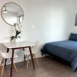 Cozy Apartment In Santa Monica Parking, Gym, Pool