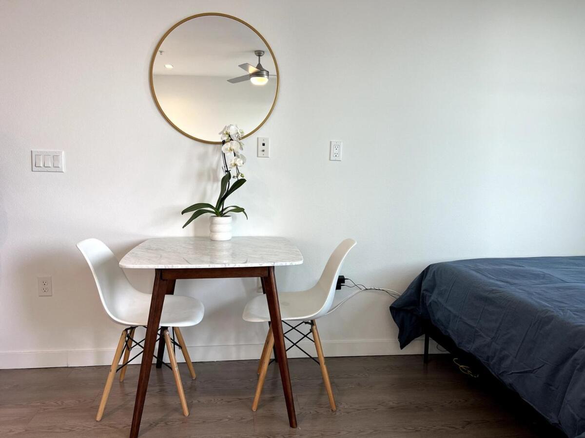 Cozy In Santa Monica Parking, Gym, Pool * Los Angeles