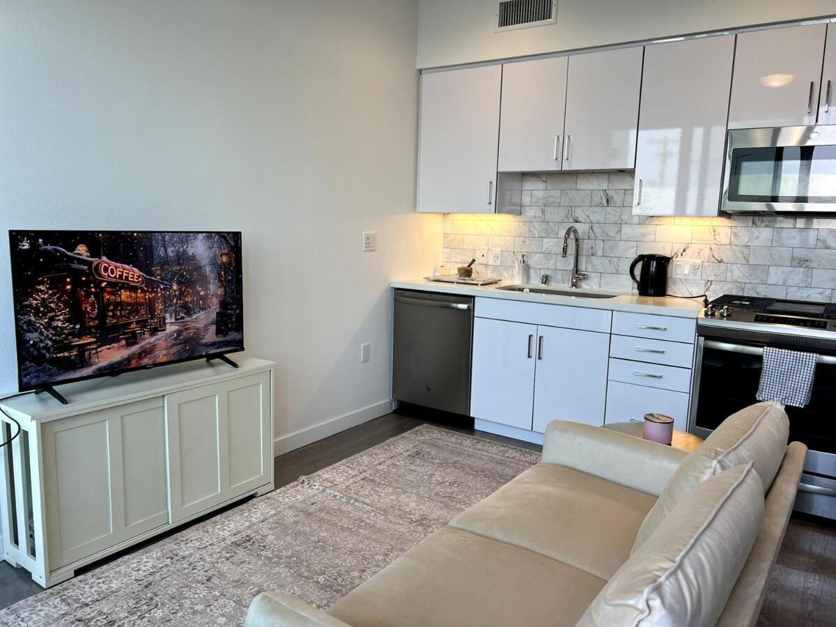 Apartment Cozy In Santa Monica Parking, Gym, Pool Los Angeles